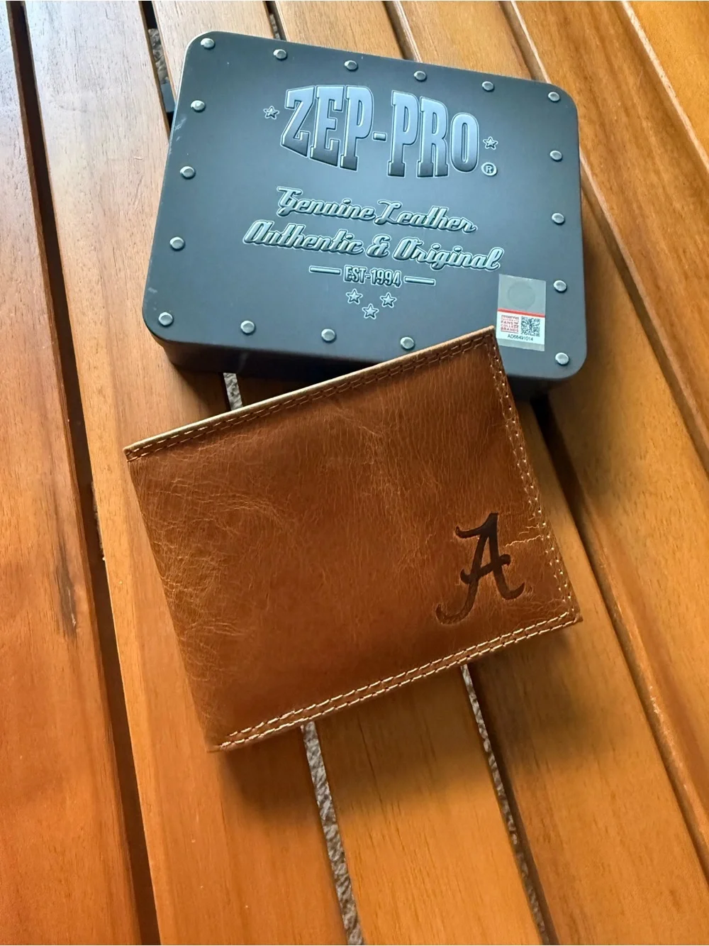 ZEP-PRO Chestnut Brown Leather Men's Bifold Wallet with Debossed 'A'